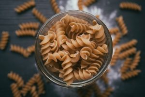 De geheime stappen voor het maken van overheerlijke zelfgemaakte pasta pesto